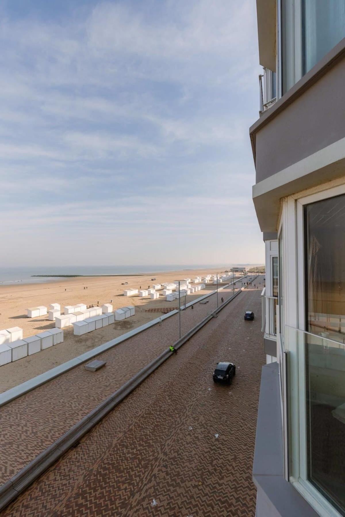 Huswell - Enjoyable Apartment With Sea View De Haan Exterior photo